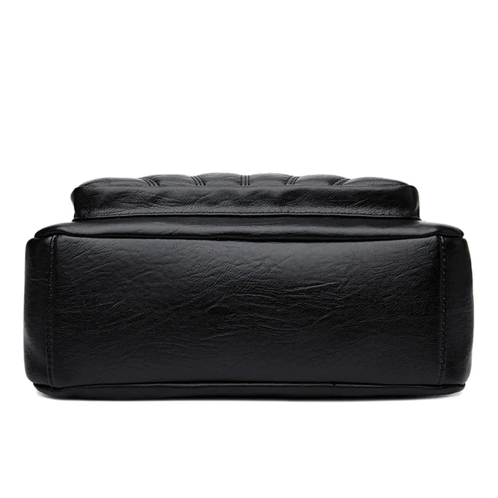 CZARNA TOREBKA CROSSBODY Warto™ - Wygoda i Funkcjonalność 24/7. Must-Have w Miejskiej Garderobie