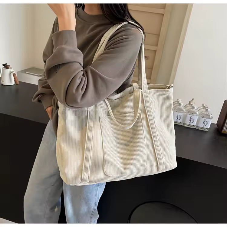 LUKSUSOWA BIAŁA SHOPPER Warto™ - Duża Torba na Ramię z Zamkiem. Elegancja i Przestrzeń na Każdy Dzień.